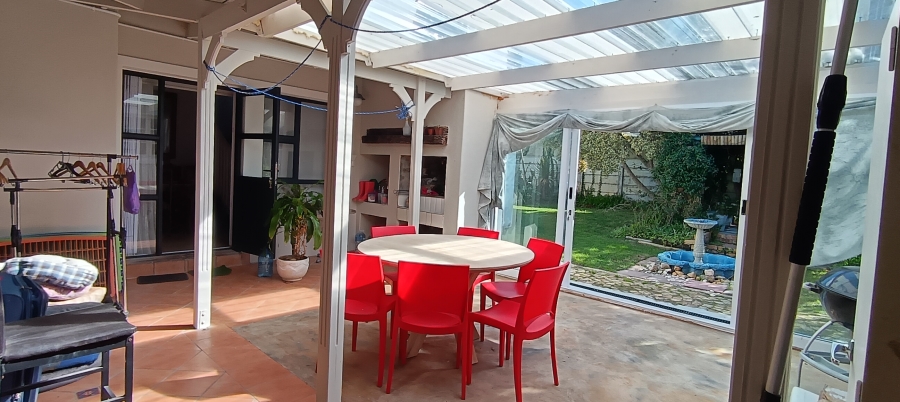 3 Bedroom Property for Sale in Heuningkloof Western Cape